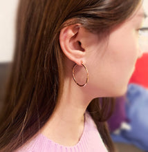 Load image into Gallery viewer, Arc Twist - Rose Gold