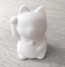 Load image into Gallery viewer, Lucky Cat 招き猫 - Right Hand (Plain version)