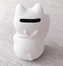 Load image into Gallery viewer, Lucky Cat 招き猫 - Right Hand (Plain version)